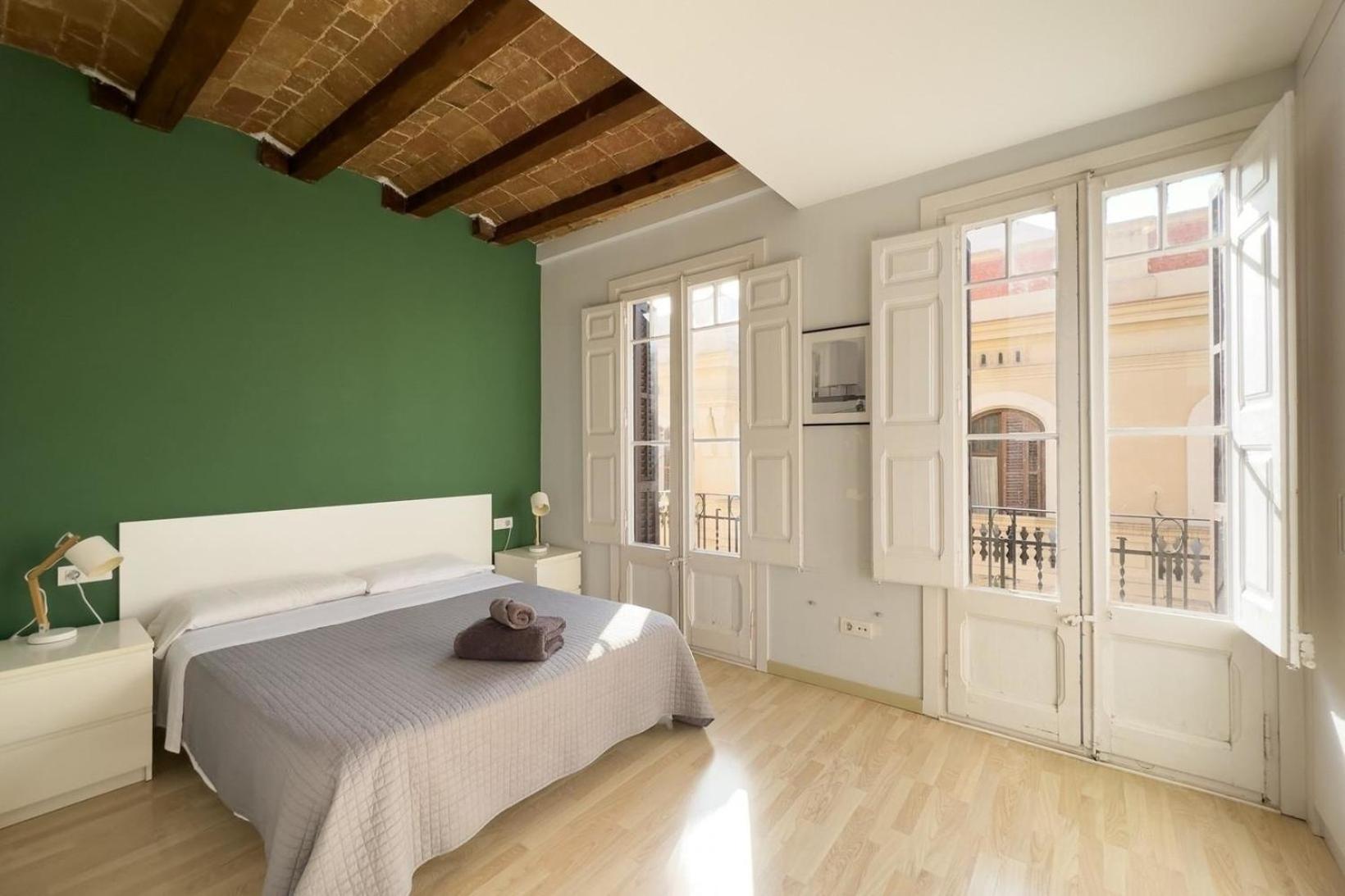 Apartment Fuer 3 Personen Ca 40 Qm In Barcelona-gracia, Costa Brava Costa Del Maresme