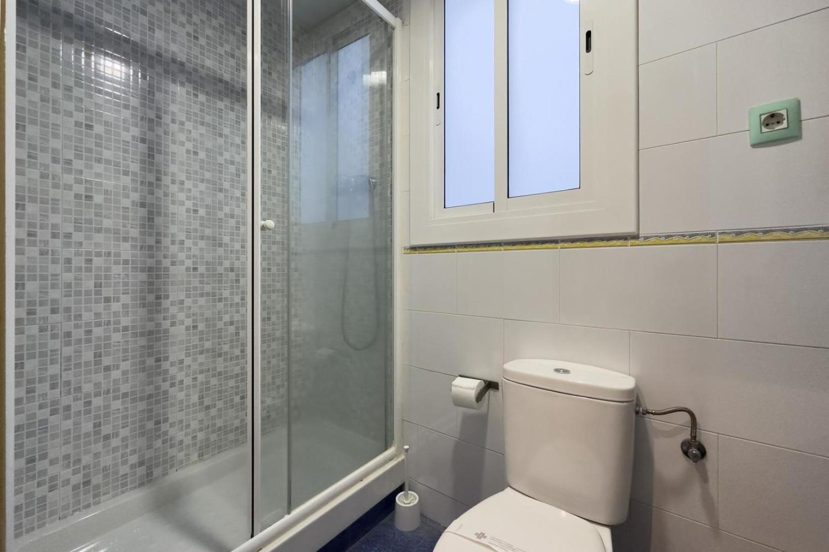 Apartment Ferienwohnung Fuer 3 Personen Ca 38 Qm In Barcelona-gracia, Costa Brava Costa Del Maresme *