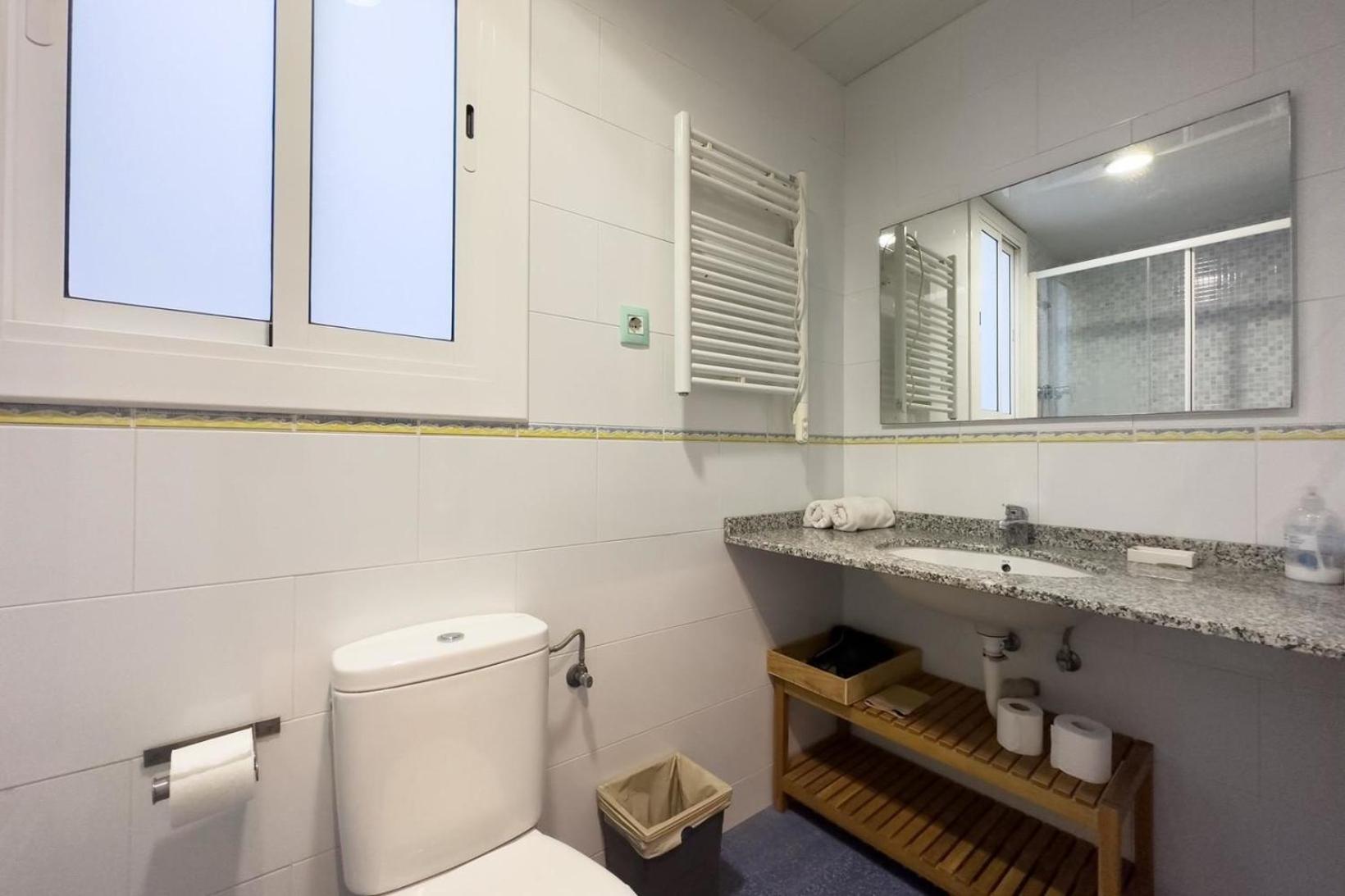 Ferienwohnung Fuer 3 Personen Ca 38 Qm In Barcelona-gracia, Costa Brava Costa Del Maresme * Barcelona