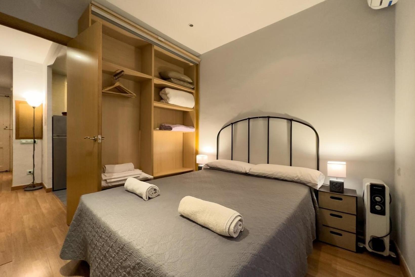 Ferienwohnung Fuer 3 Personen Ca 38 Qm In Barcelona-gracia, Costa Brava Costa Del Maresme *