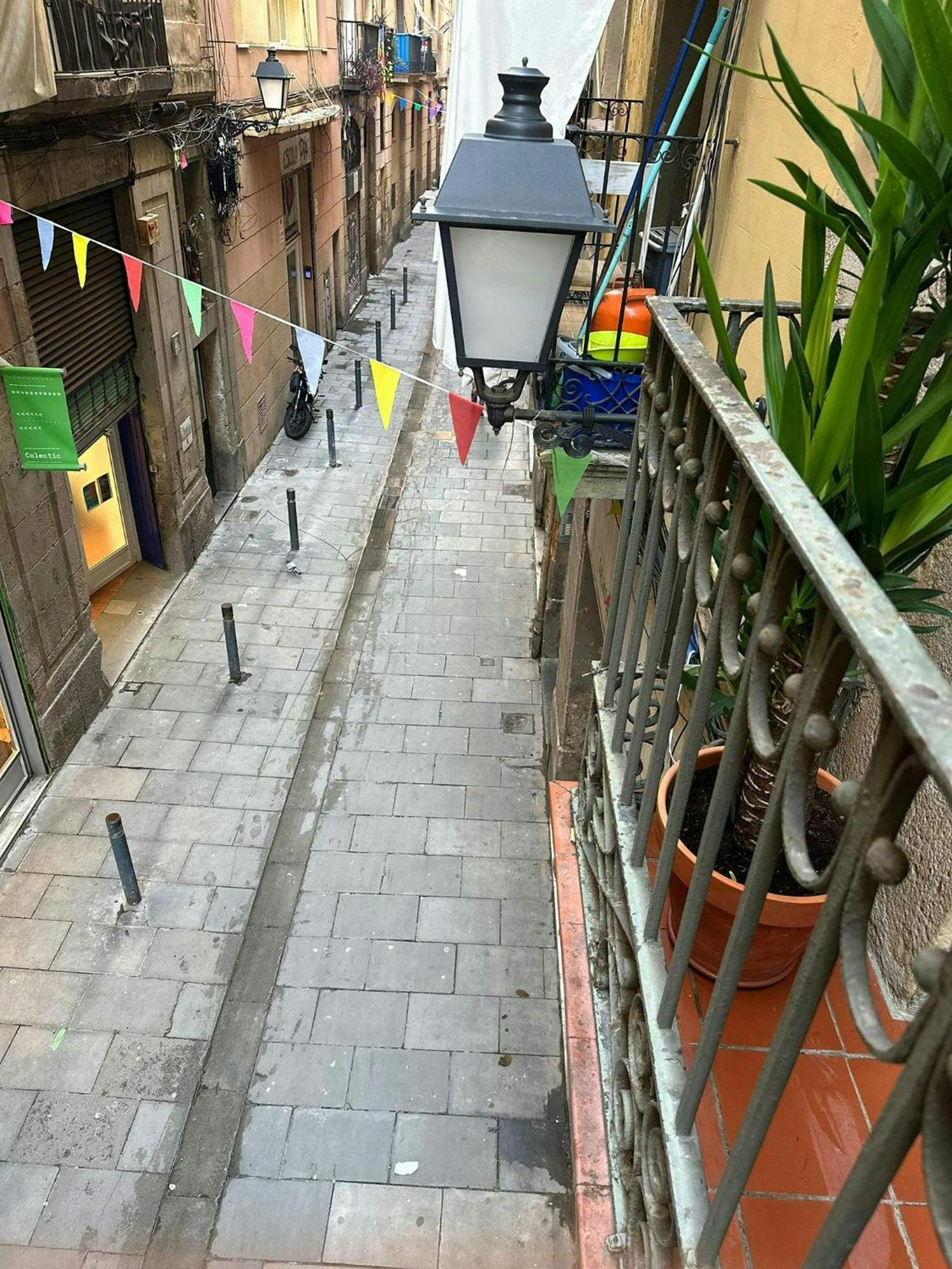 Sant Antoni 3 - Downtown Barcelona. Modern Apartment *