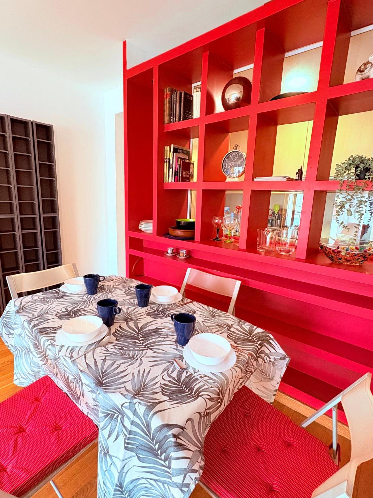 Stunning Flat For 5 People With Breakfast Included With Sagrada Familia Church View Apartment *
