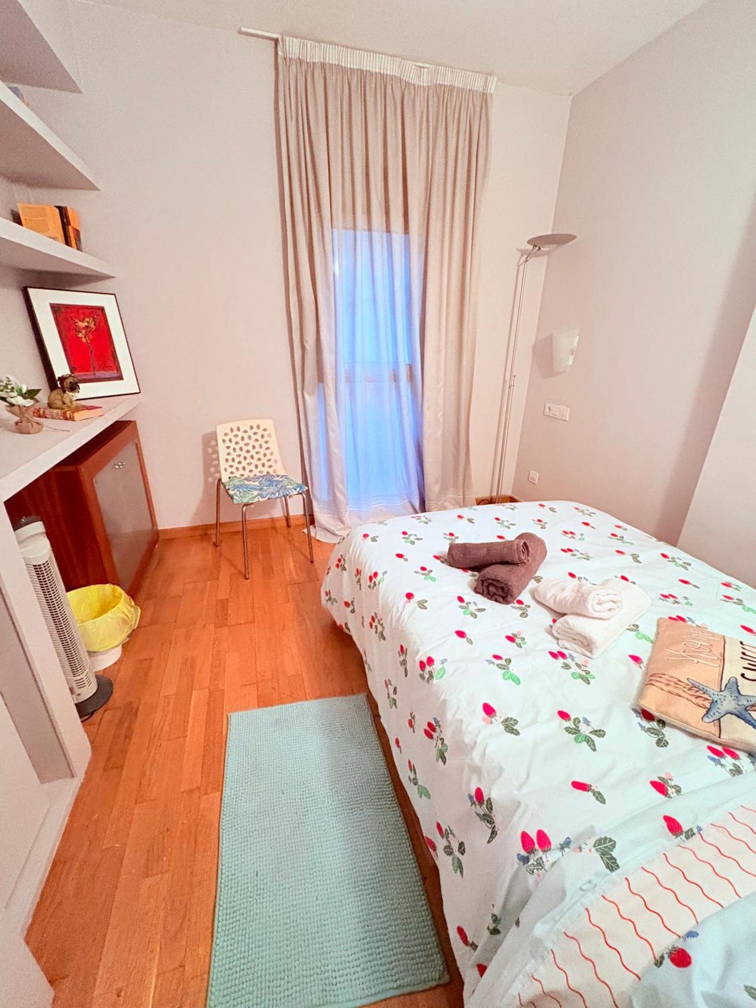 Stunning Flat For 5 People With Breakfast Included With Sagrada Familia Church View Apartment *