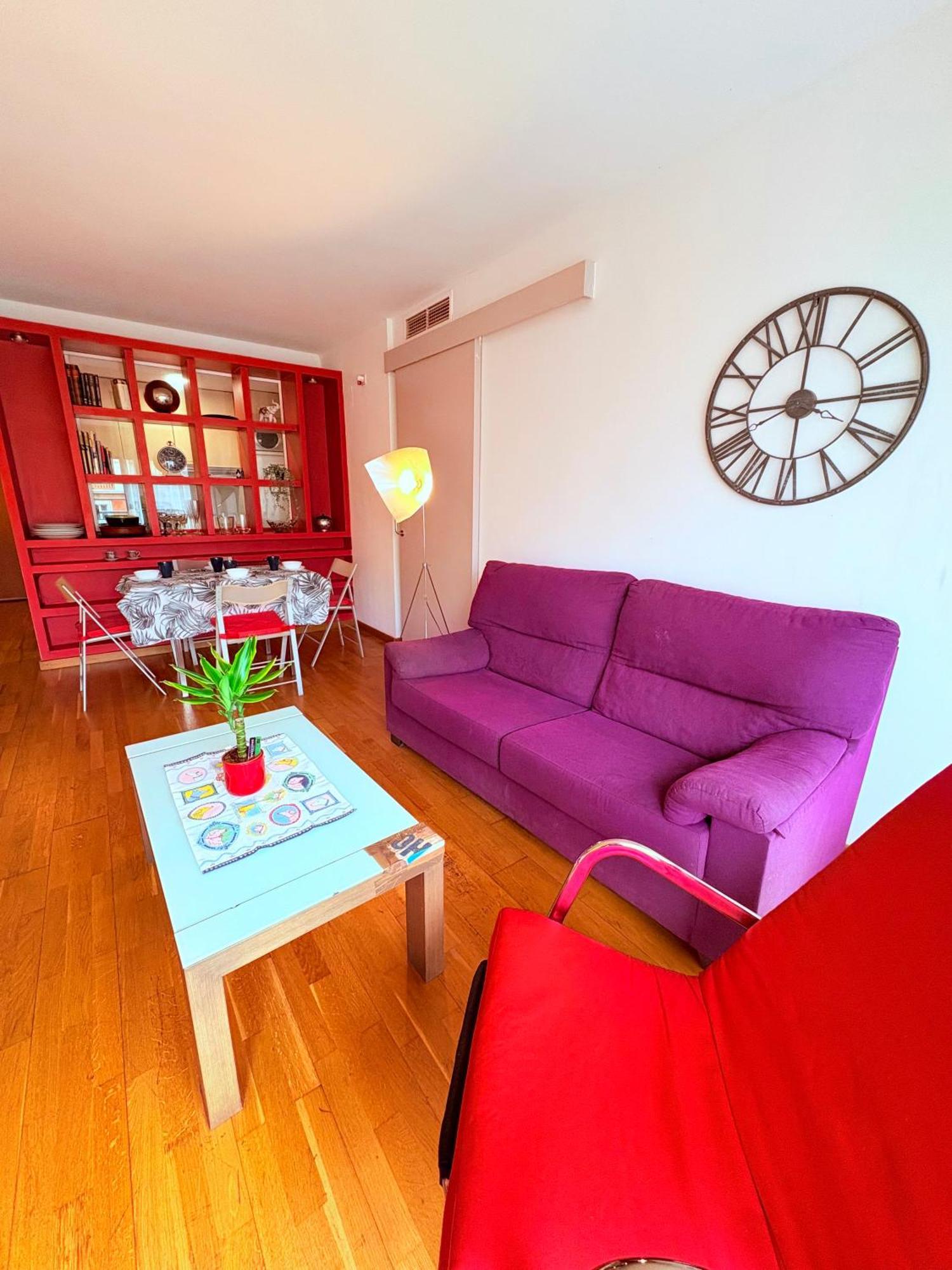 Apartment Stunning Flat For 5 People With Breakfast Included With Sagrada Familia Church View *