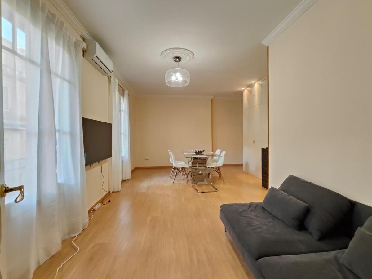 Apartment Elegant Rambla Badal Barcelona
