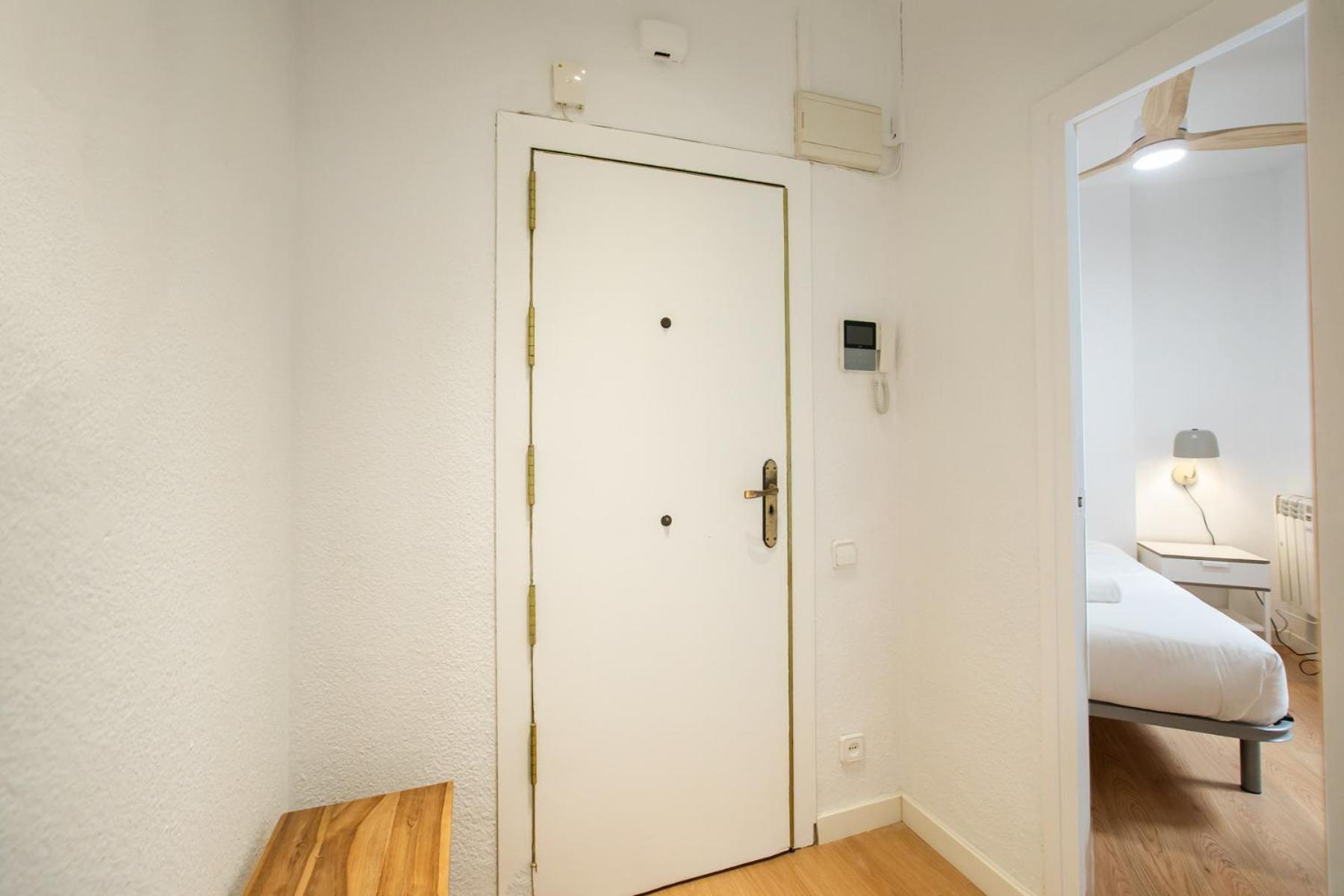 72grvcc1066- Near Sagrada Familia *