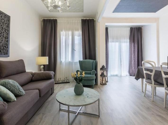 Apartment Nice, Cozy, Up To 6, Fcb Stadium, Free Parking *