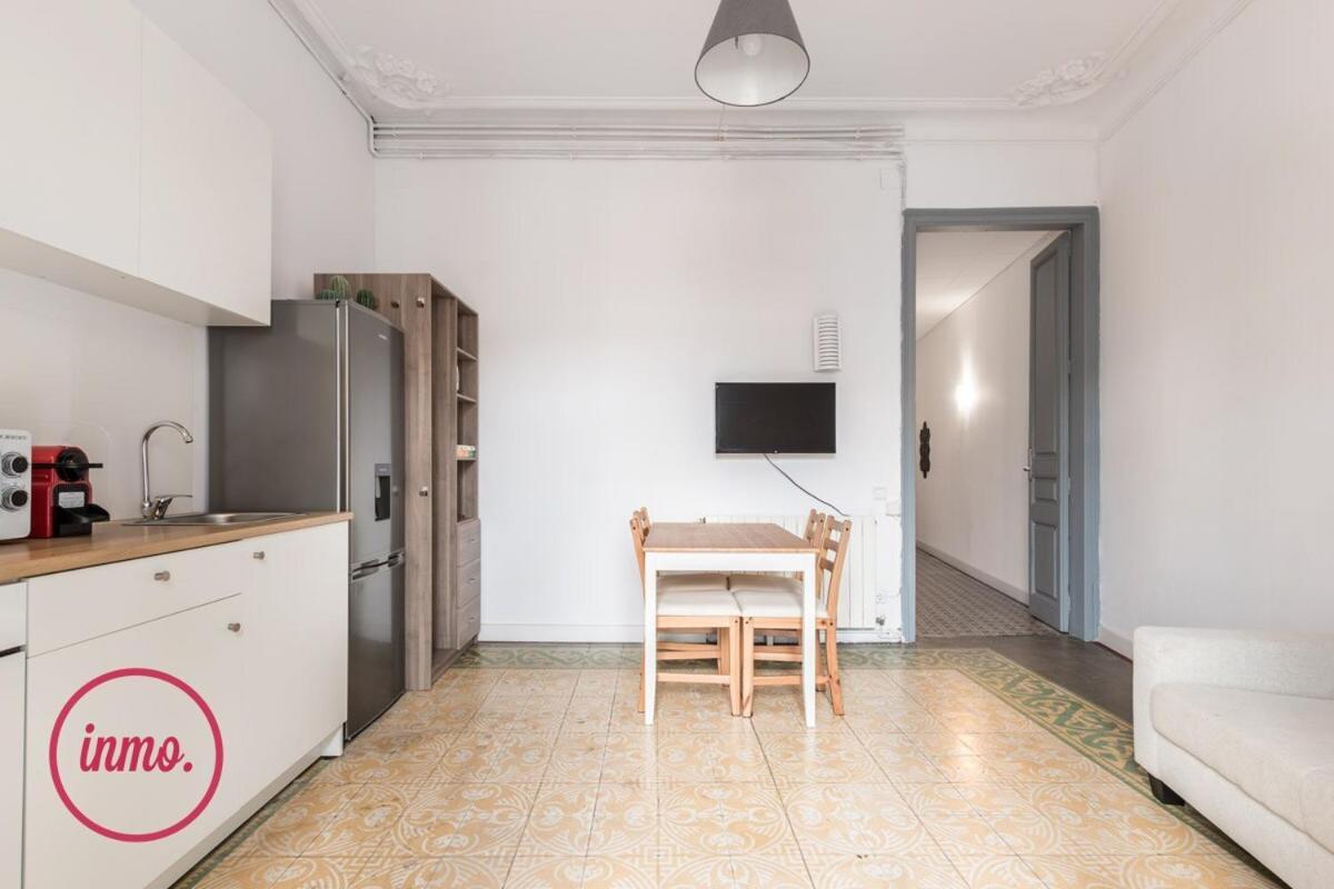 - Eixample 2a Apartamento