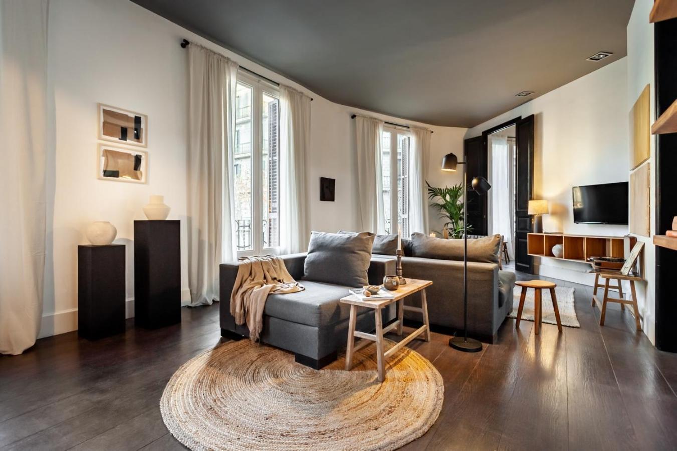 Depok - 2 Bedrooms And Balcony In Eixample Dreta Apartment Barcelona
