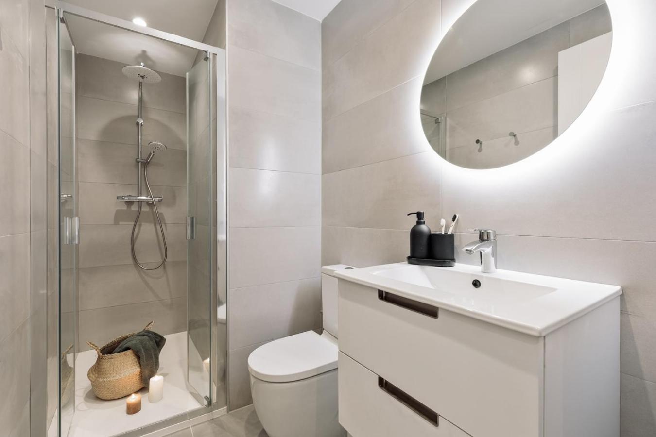Baronissi - 2 Bedrooms And Terrace In Ciutat Vella * Barcelona