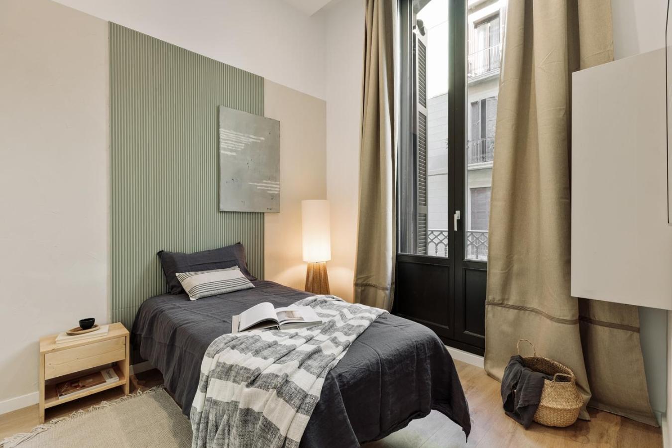 Baronissi - 2 Bedrooms And Terrace In Ciutat Vella Barcelona