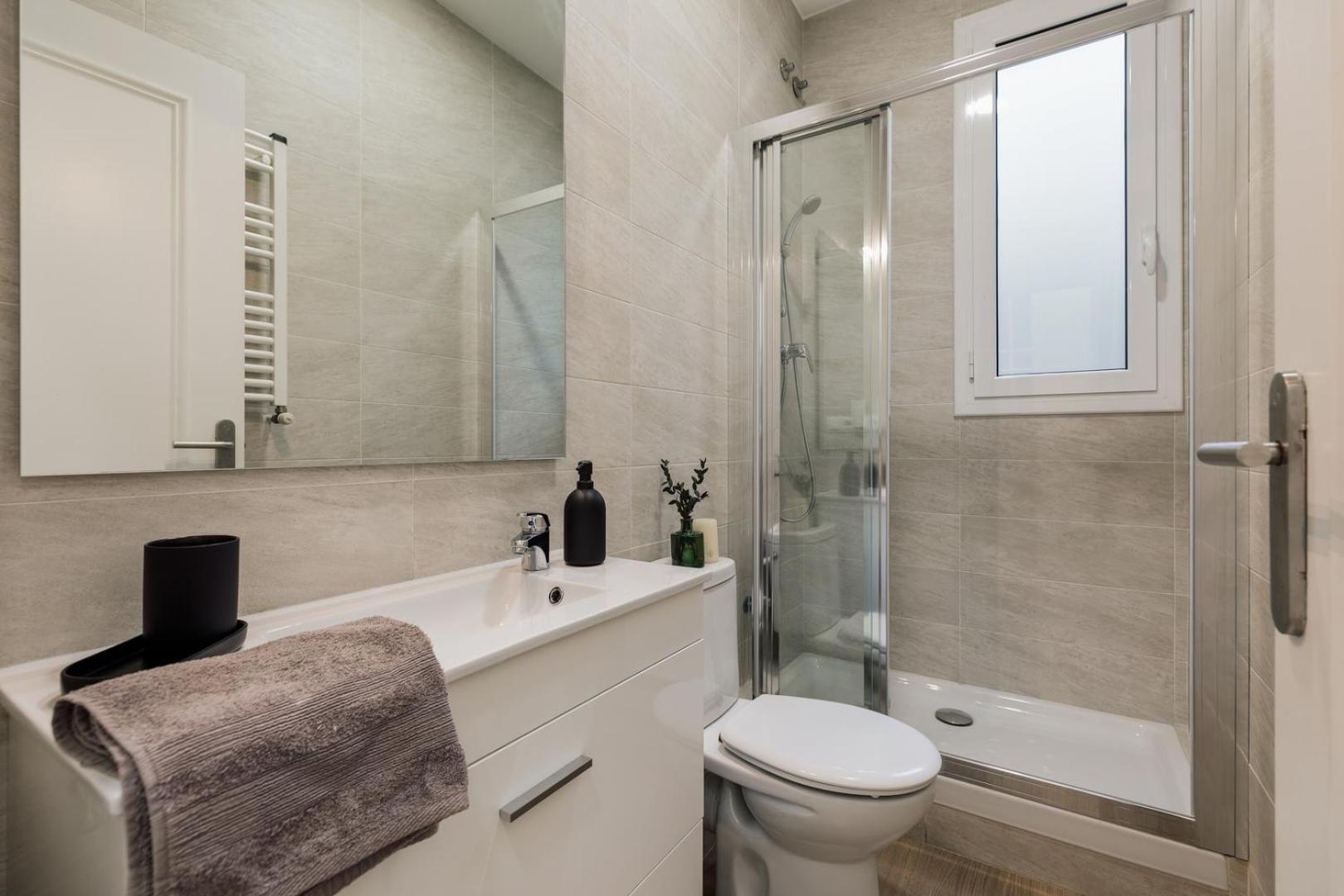 Reis - 3 Bedrooms And Balcony In De Gracia Appartement
