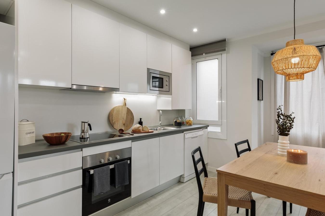 Rasa - 2 Bedroom In Sant Gervasy Apartment *