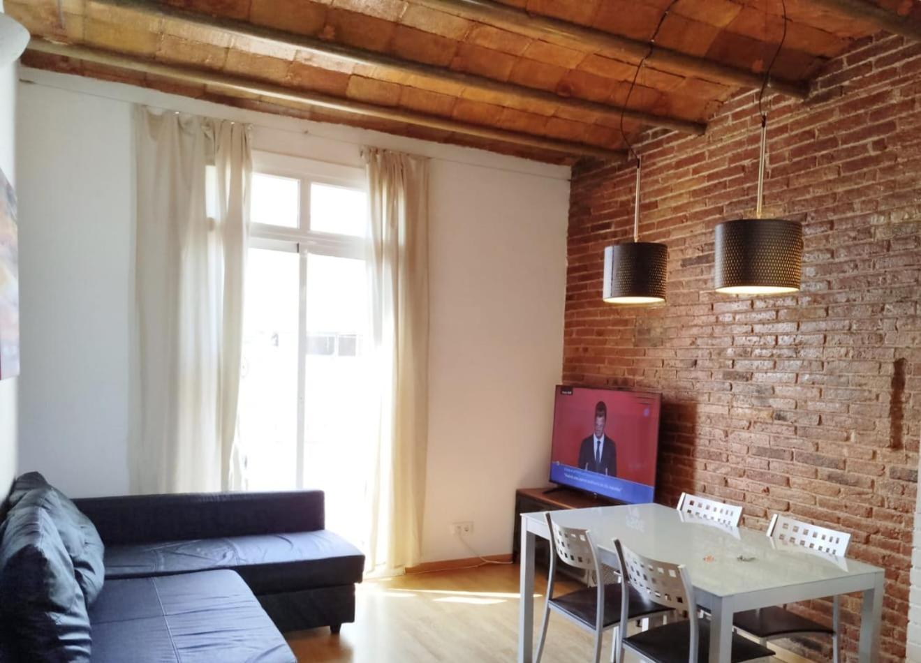 Three Bedrooms Bright Center Apartment Barcelona