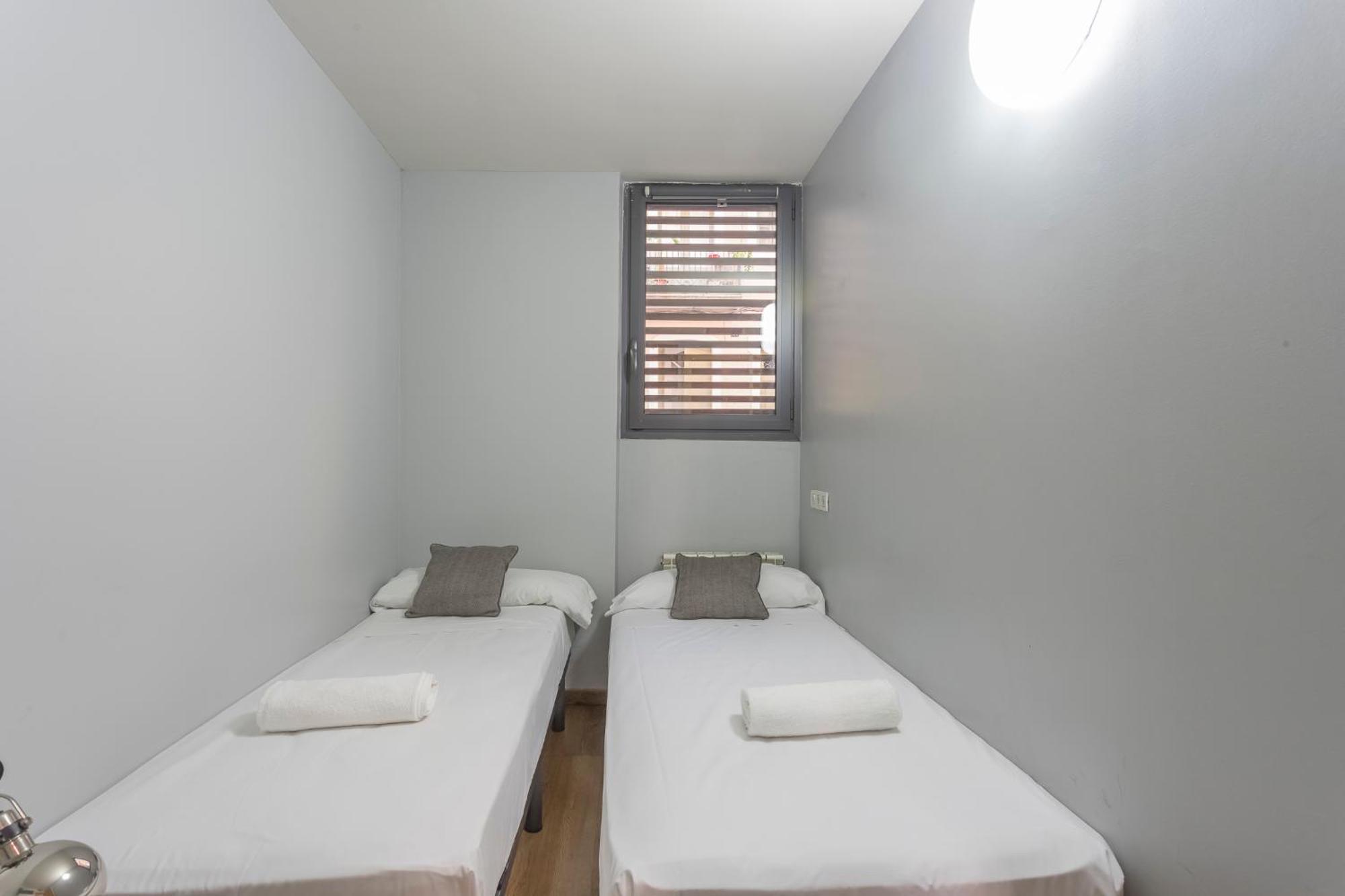 Apartment My Space Emirates - Bright In Gracia With Shared Pool Barcelona