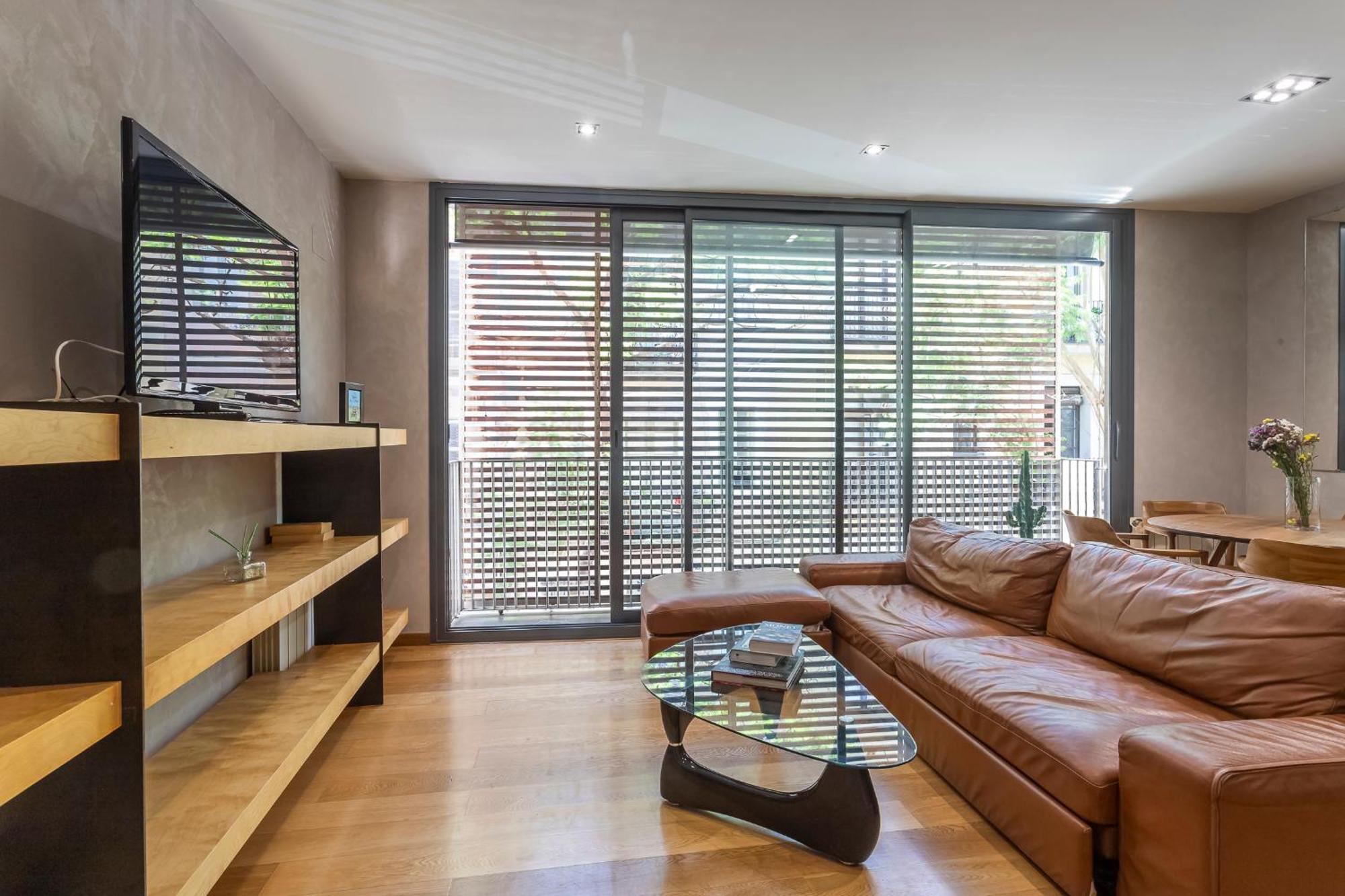 Apartment My Space Emirates - Bright In Gracia With Shared Pool