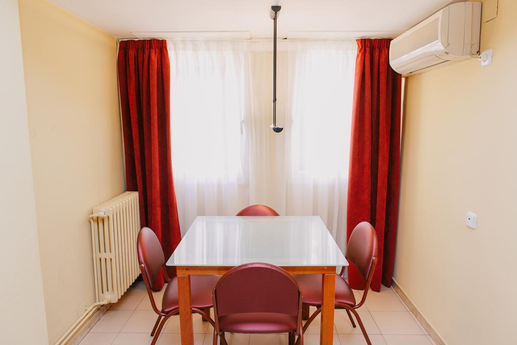 Aparthotel Bertrán 3*