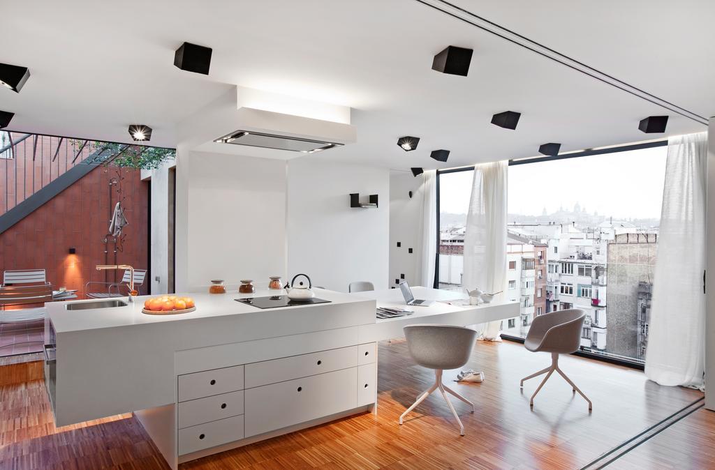 Destinationbcn Urgell * Barcelona