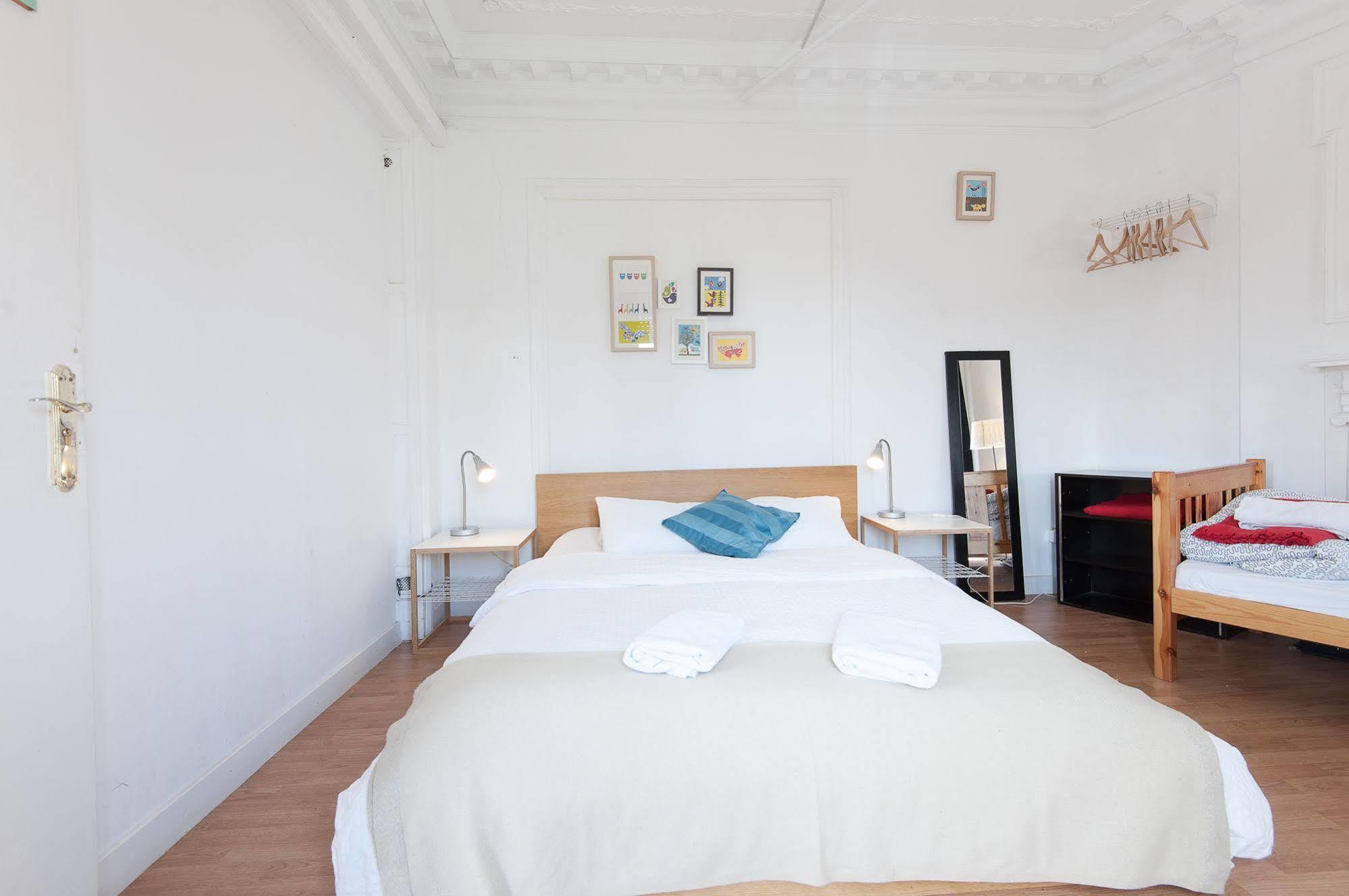 Albergue Wow *