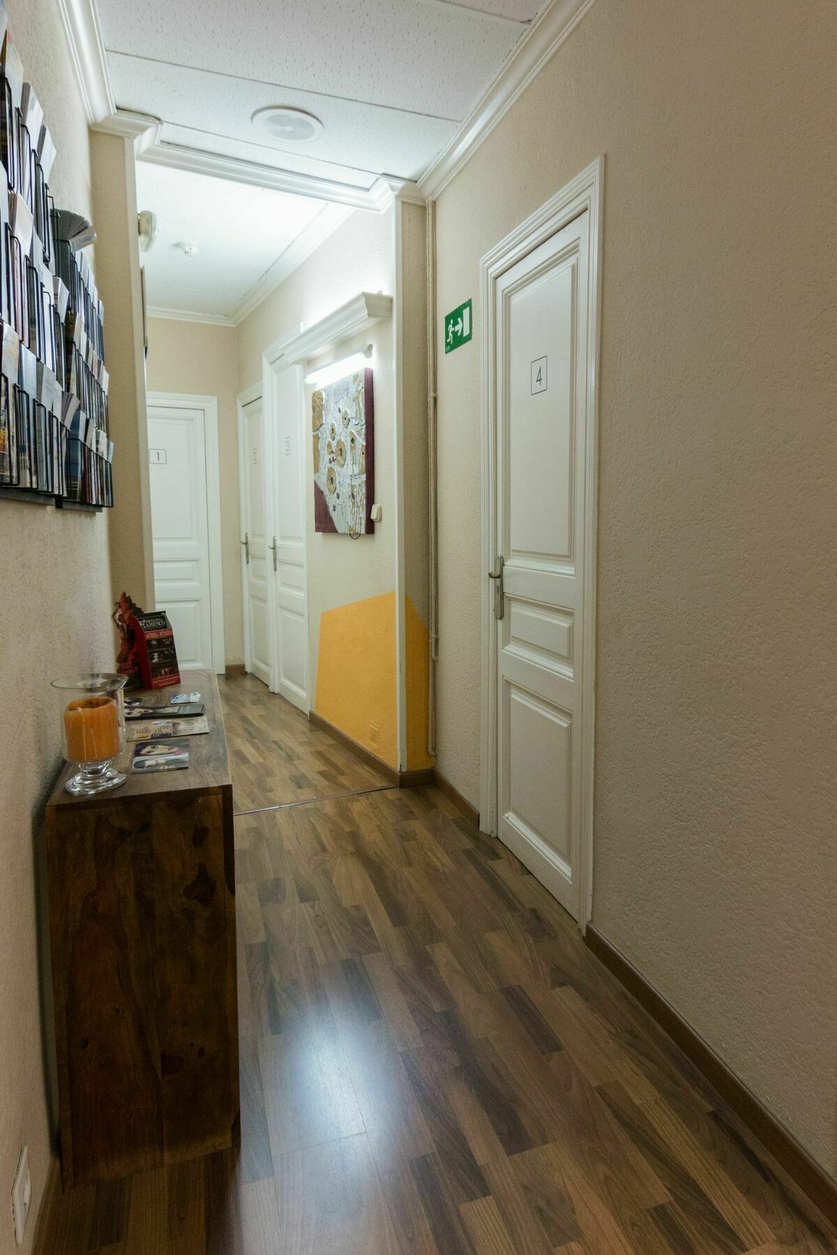 Guest house Lesseps 2*