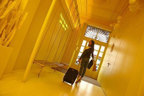 Chic & Basic Lemon Boutique 2*