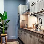 Depok - 2 Bedrooms And Balcony In Eixample Dreta