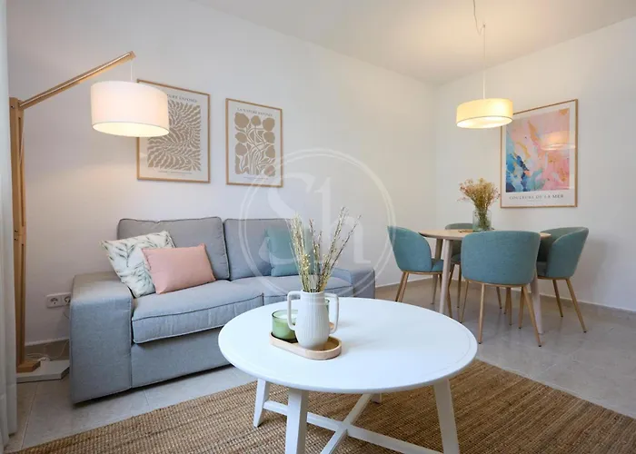 Luminescent Valencia Apartment