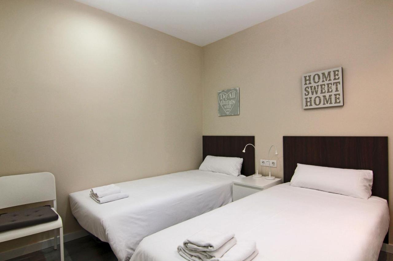 Apartment Felip Ii - Spacious And Quiet & One With Private Terrace Barcelona