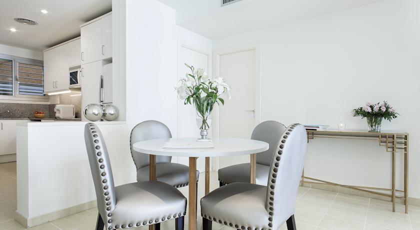 Splendom Pau Claris Aparthotel