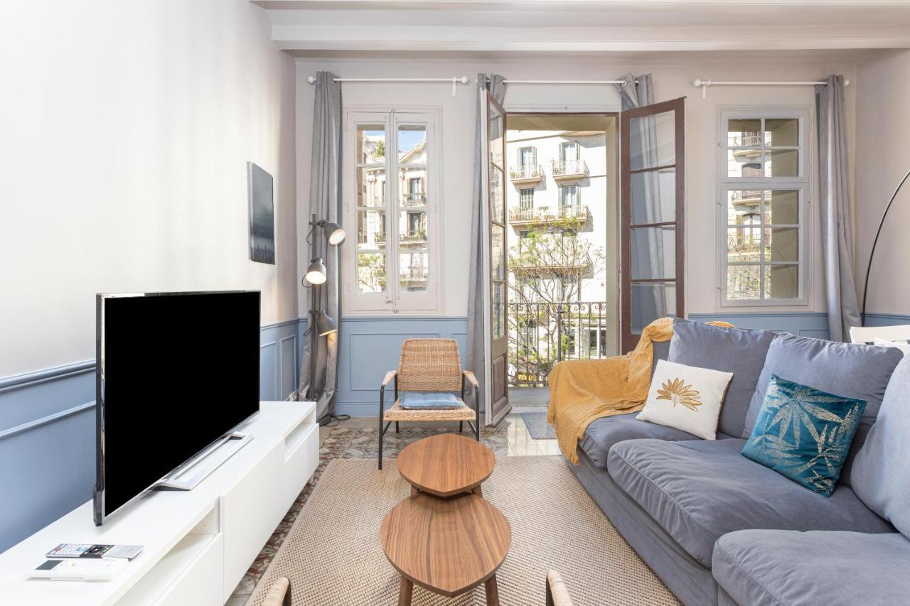 Luxurious-historical With Terrace Apartment