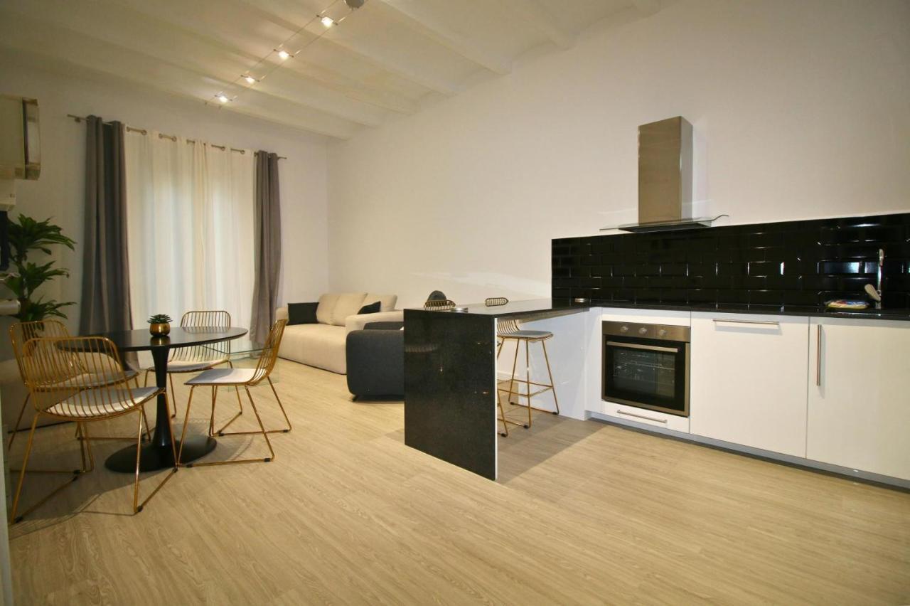 Apartamento Luxurius For 4 People With Jacuzzi Barcelona