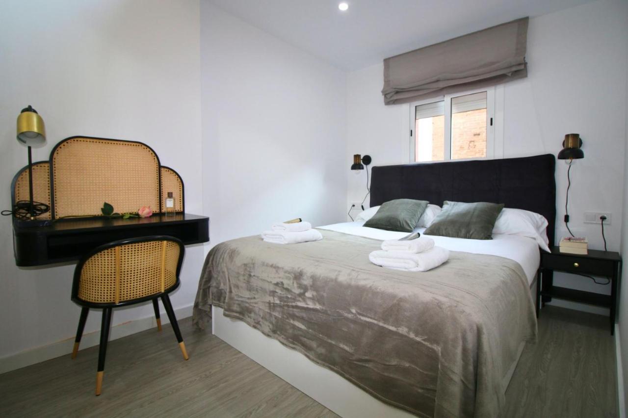 Apartamento Luxurius For 4 People With Jacuzzi Barcelona