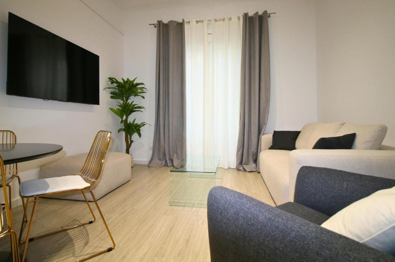 Luxurius For 4 People With Jacuzzi Apartamento Barcelona