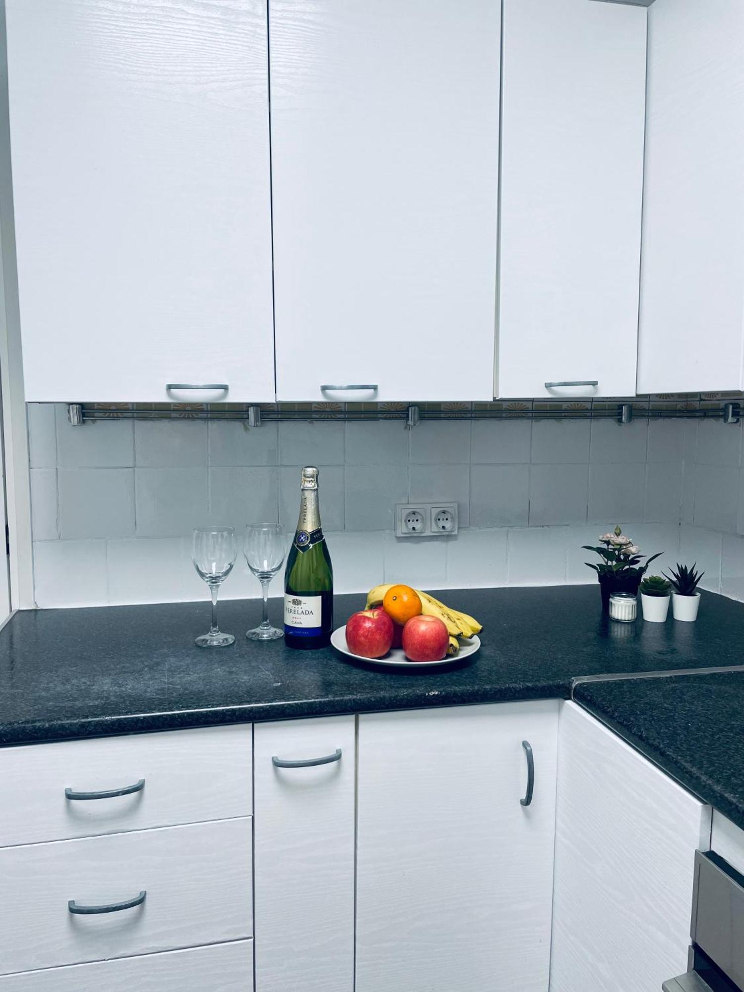 Sardenya 4 Bed & Breakfast Barcelona