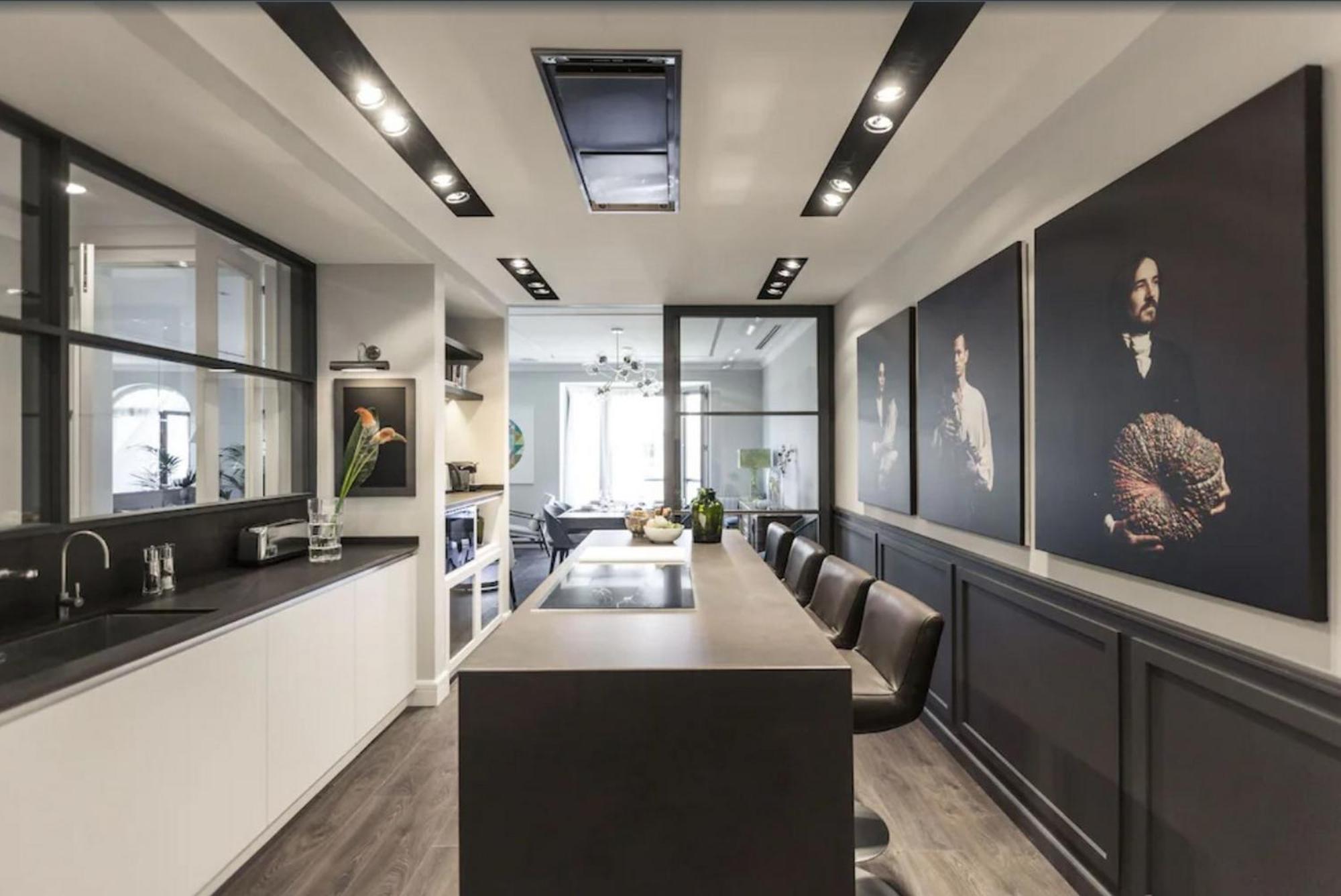 8 Guests Elegant Penthouse In Apartment