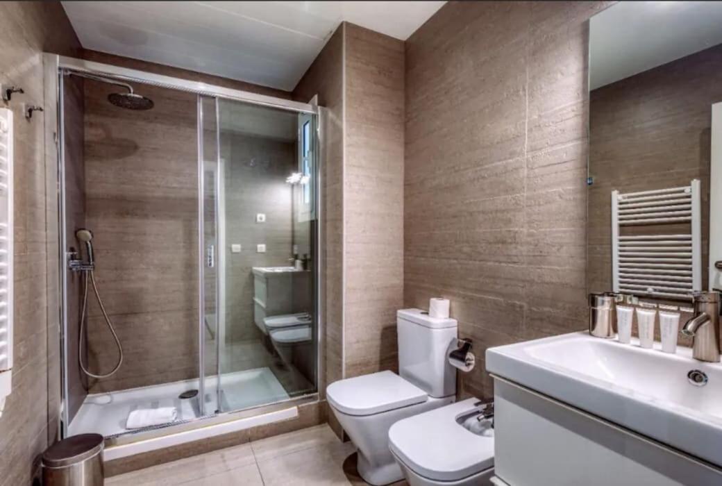 Perfectly Located 4bed 4bath In Eixample Apartment