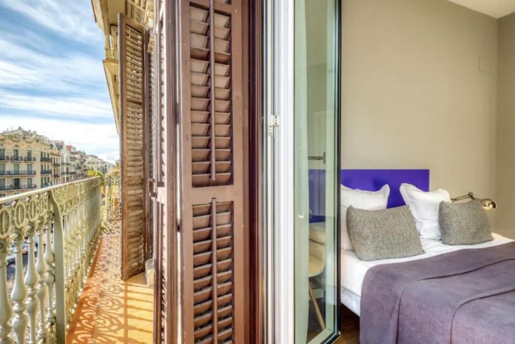 Perfectly Located 4bed 4bath In Eixample Apartment