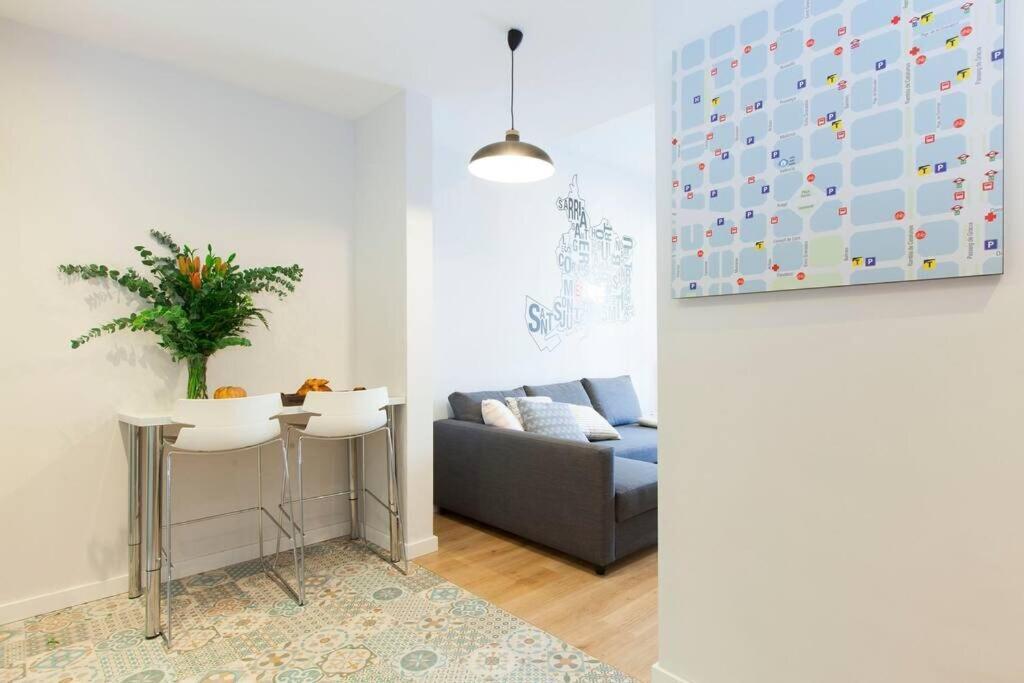 Perfectly Located 4bed 4bath In Eixample Apartment