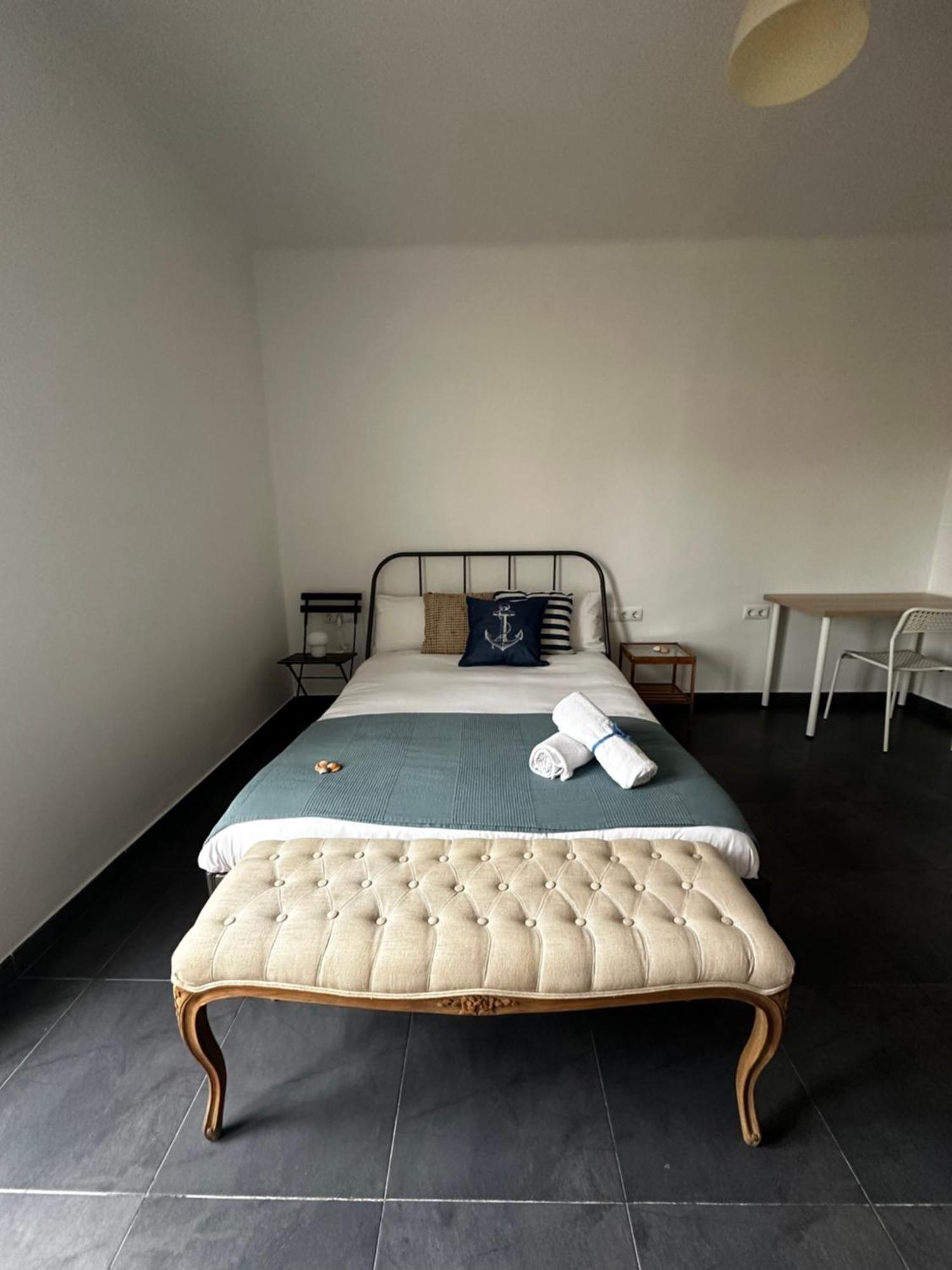 Near Ramblas - Only For Over 32 Days Apartment *