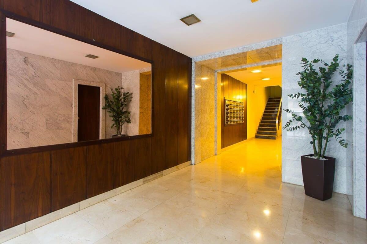 Ampersand - Bright 2-bedroom Barcelona