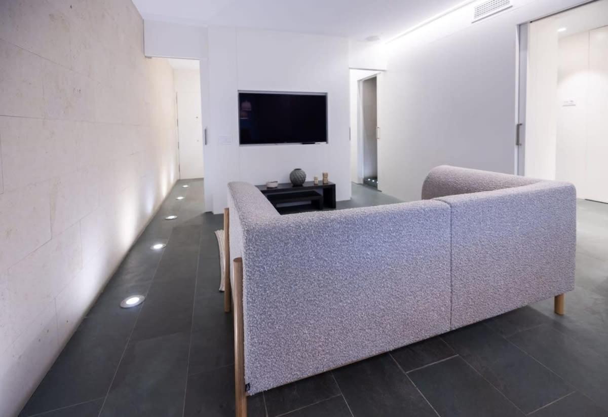 Ampersand - Bright 2-bedroom Apartment *