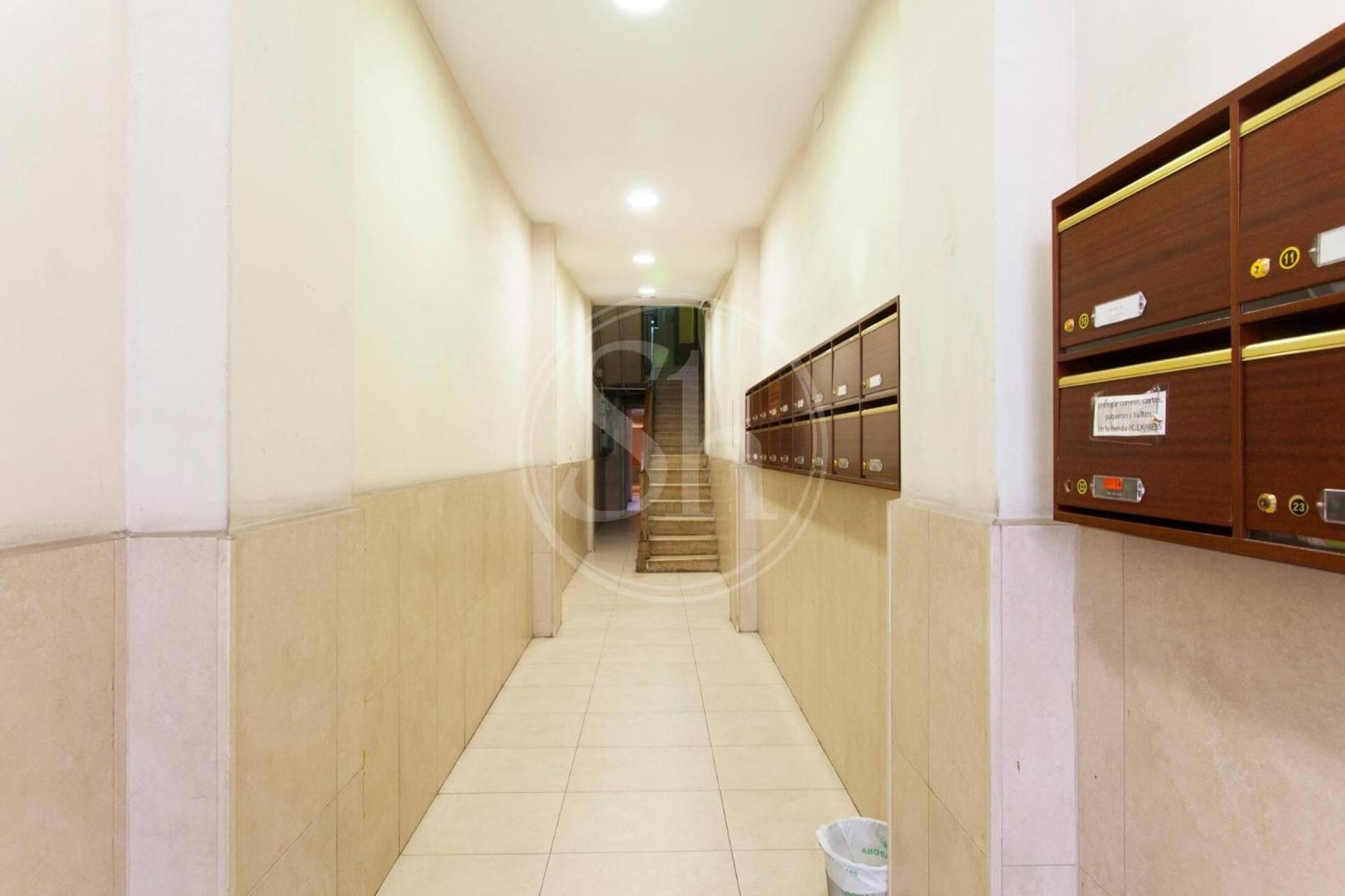4 Apartment *