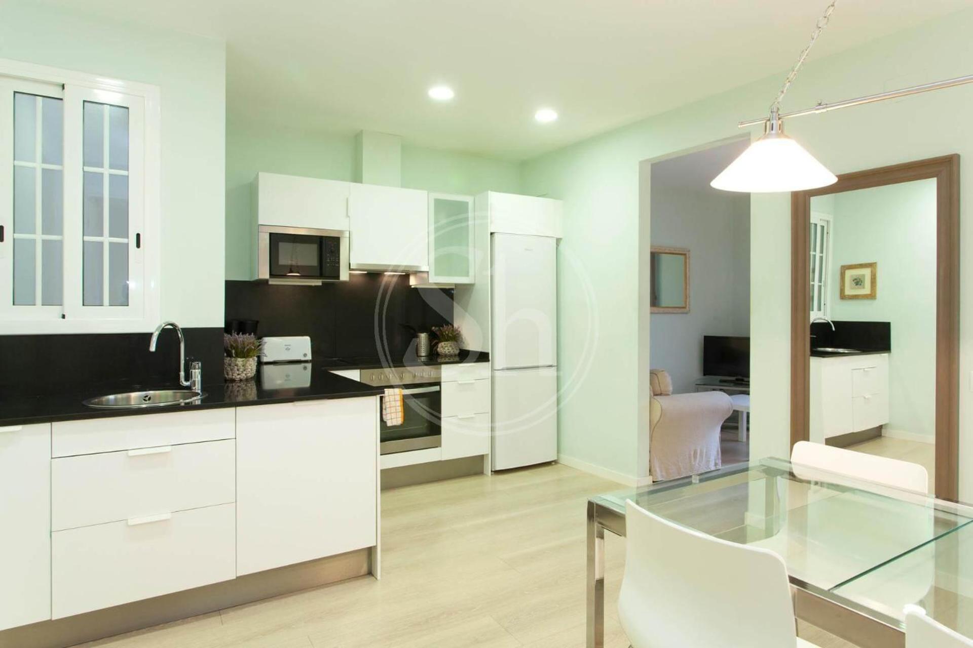 4 Apartment *