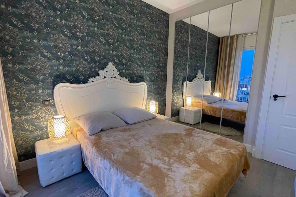 Apartment Spacious Penthouse With Big Private Terrace & View
