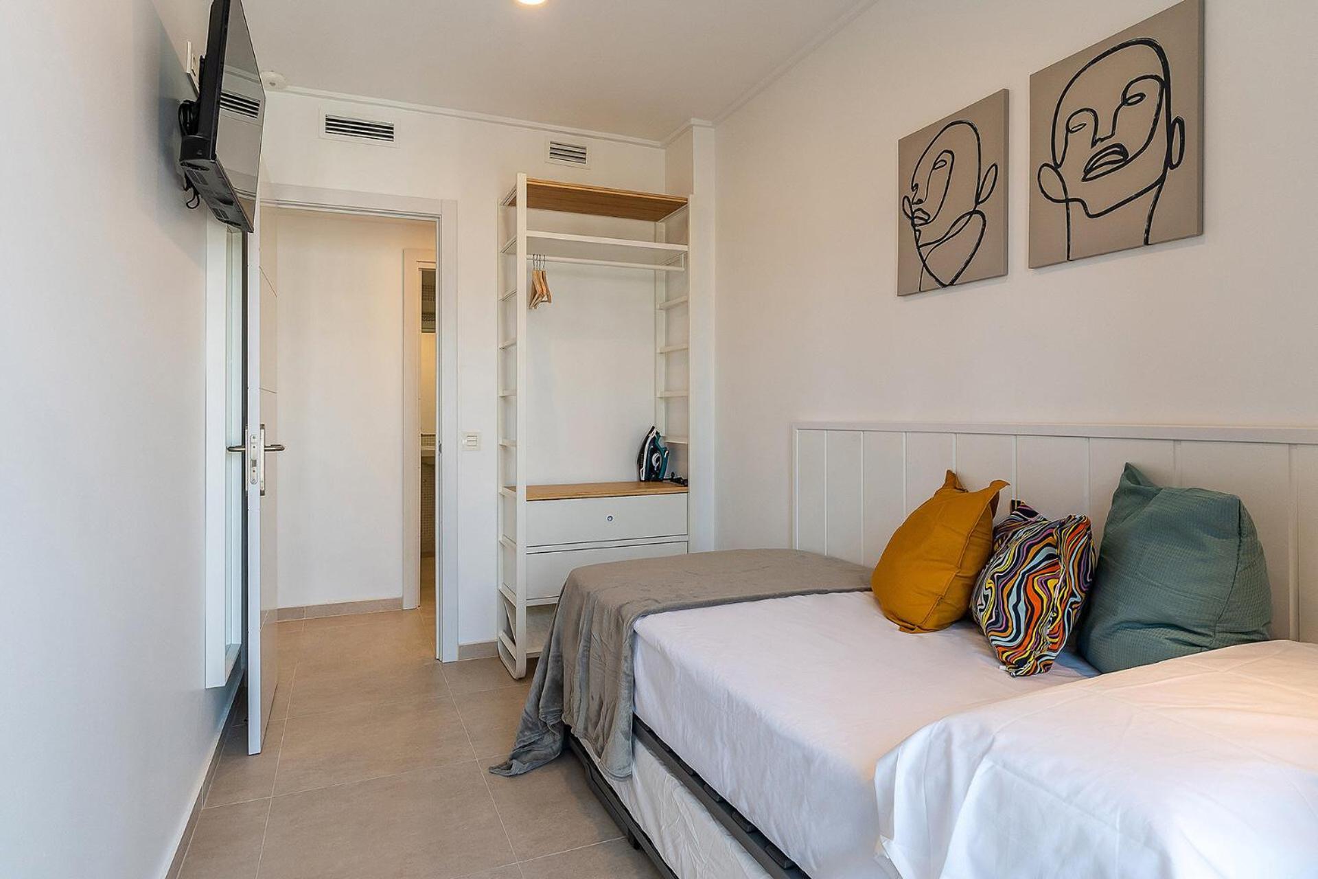 4236 - Ab Santa Coloma Iii Apartment