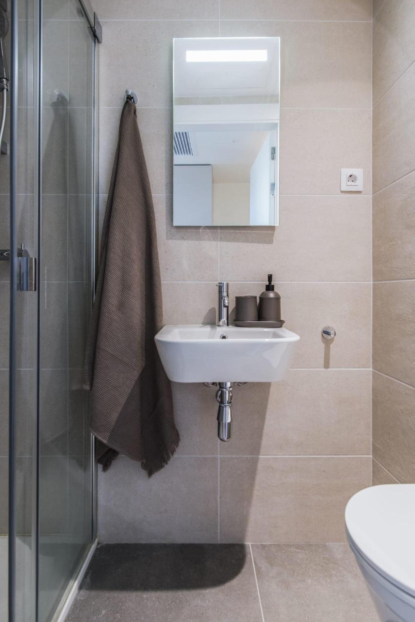 Aparto Cristobal De Moura Hall Of - Only For Students In Apartment *