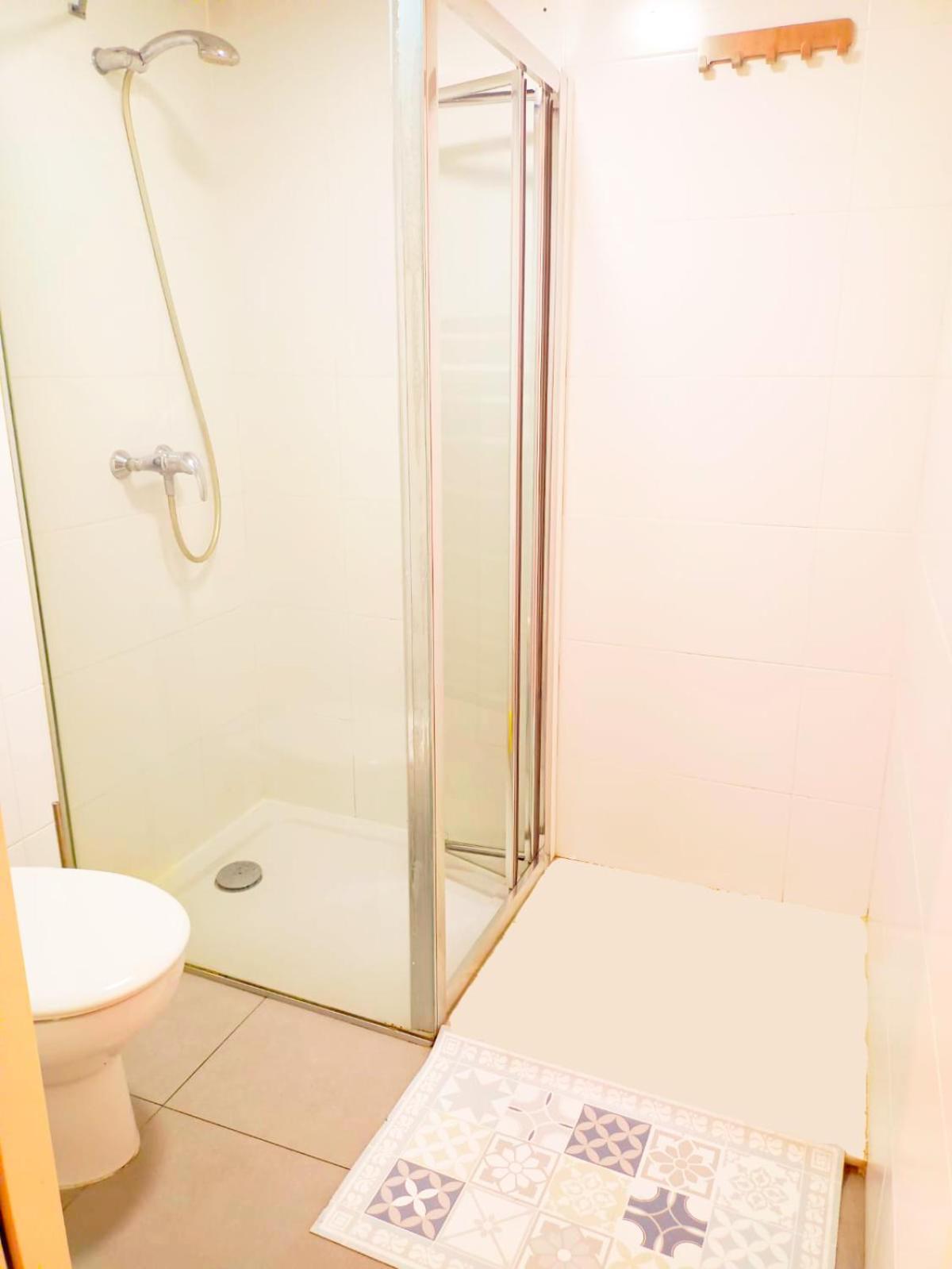 - Port Vell 1 Albergue *