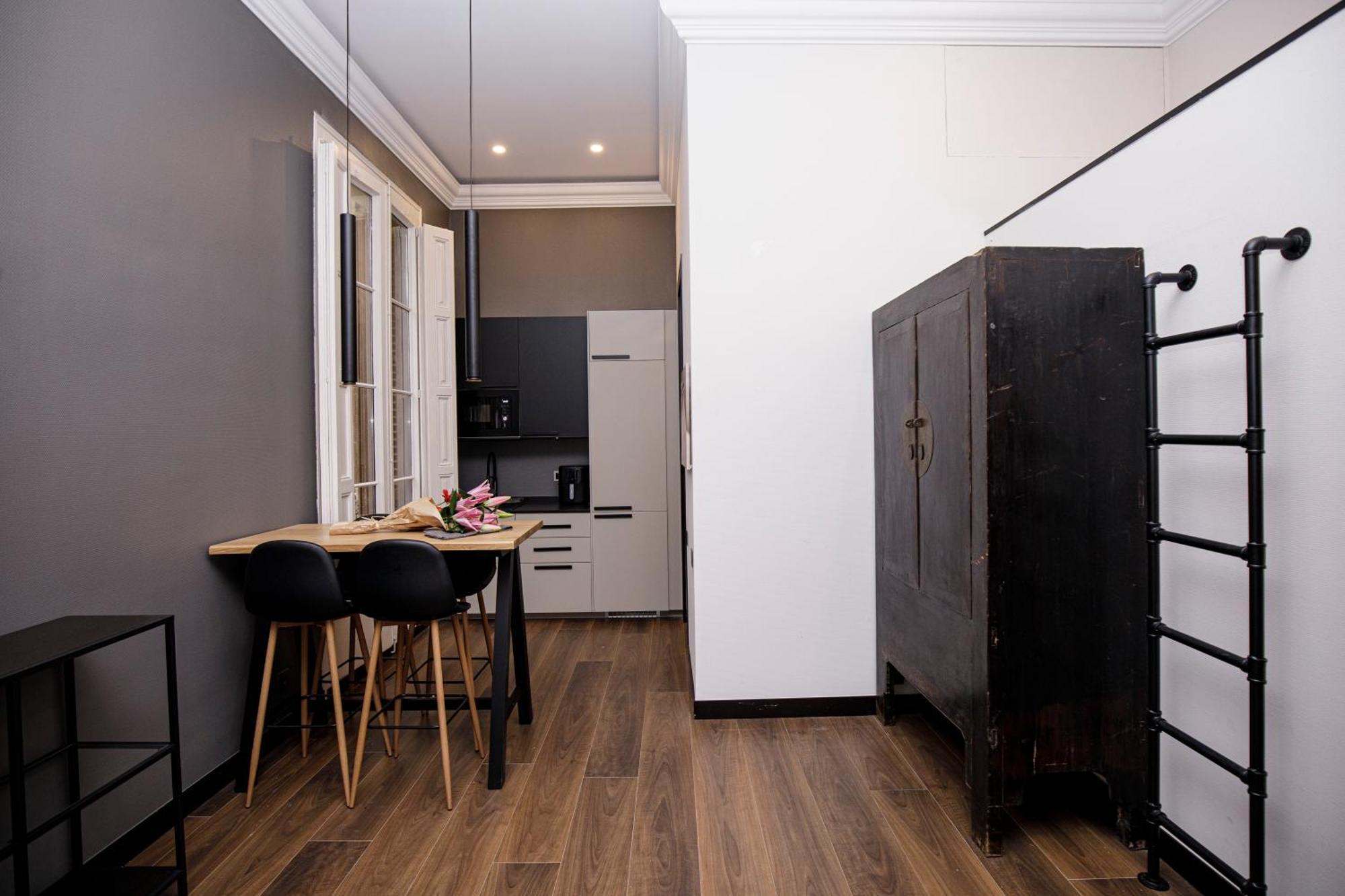 Beautiful Cosy Modern ,19th Century Building Apartamento *