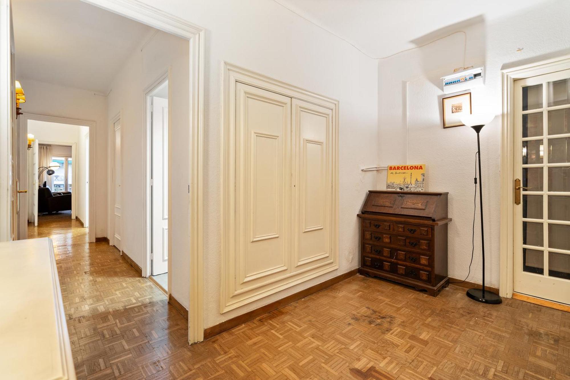 Stunning 5br With Sagrada Familia Views Apartment