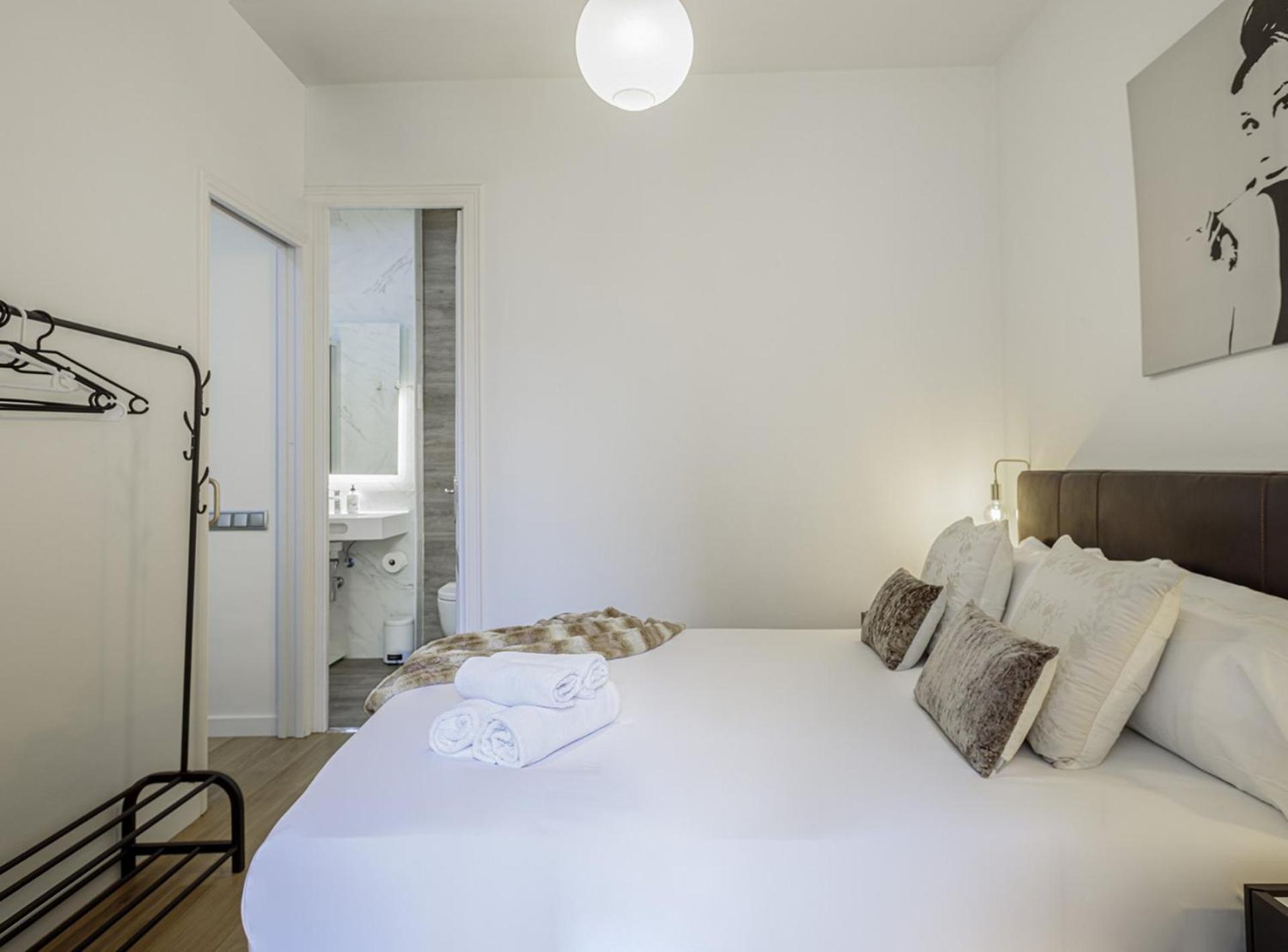 Barcelonaforrent The Gaudi Suites *